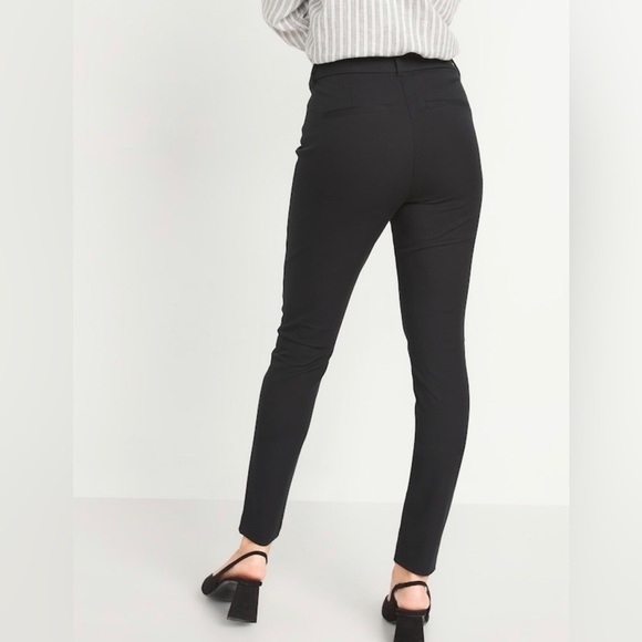 NWT! Black High-Waisted Pixie Skinny Pants - Multiple Sizes💙 - Picture 2 of 8